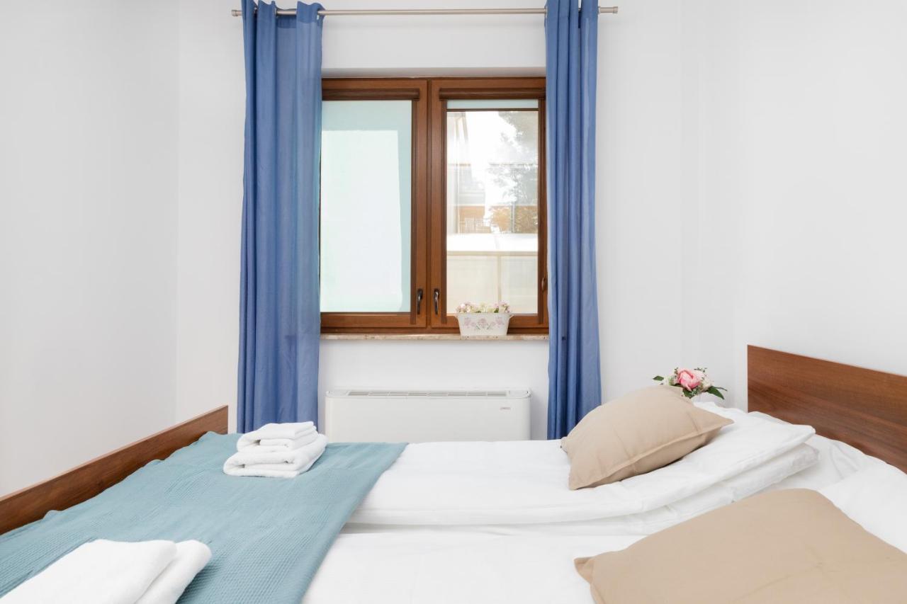 Villa 4 Pory Roku By Noclegi Renters Jastrzębia Góra Exterior foto